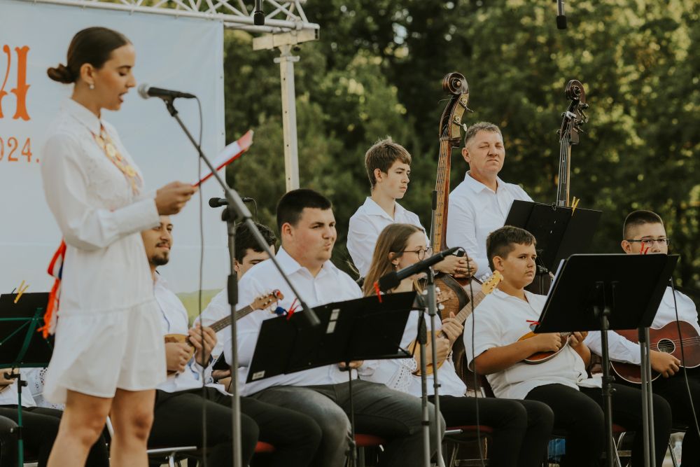 [FOTO GALERIJA] Koncert „Tragovima Radio stanice Osijek”