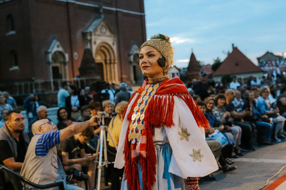 [FOTO GALERIJA] Revija narodnih nošnji Đakovštine (drugi dio)