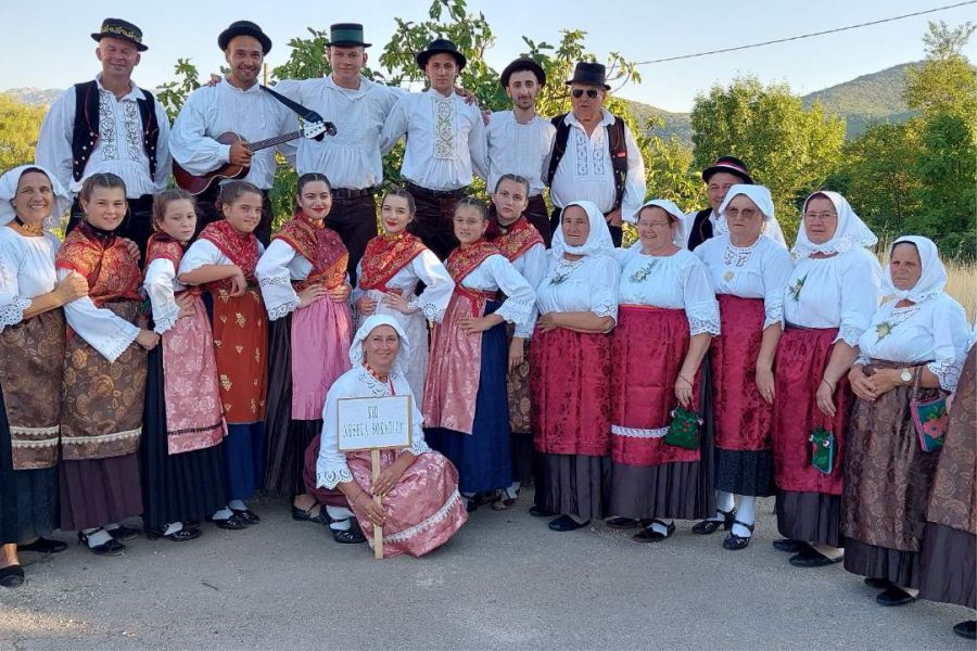 kud_vesela_šokadija_lapovci 0_djakovacki_vezovi_sudionici