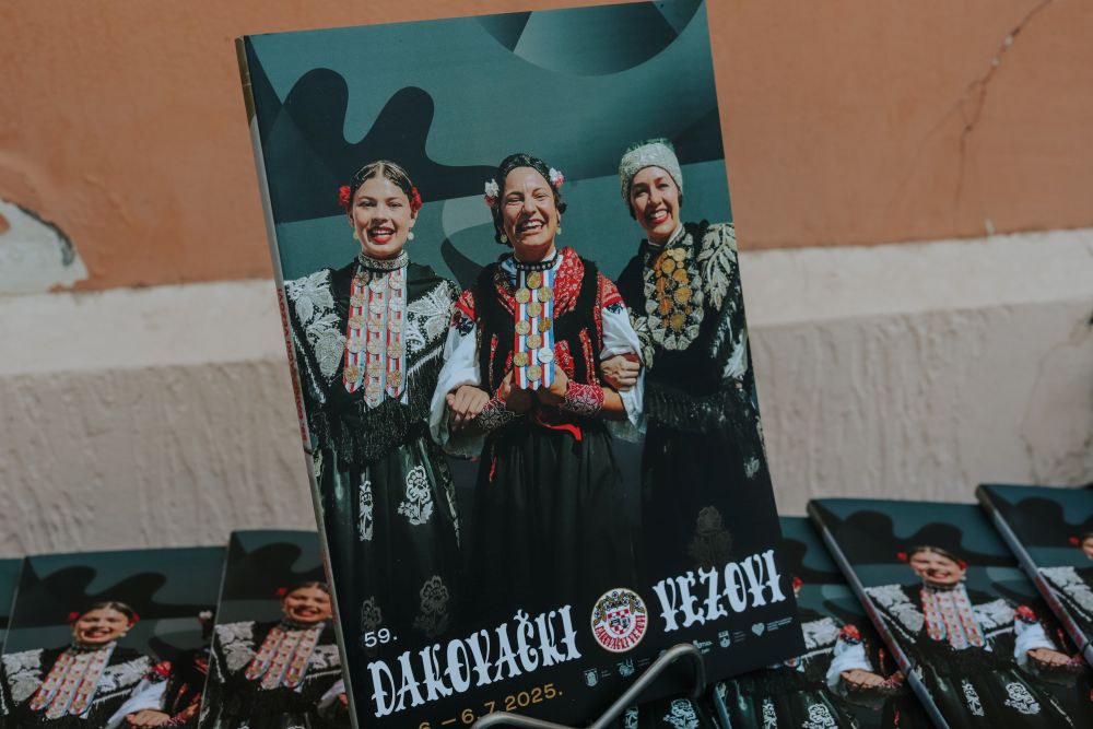 59_djakovacki_vezovi_revija (12)