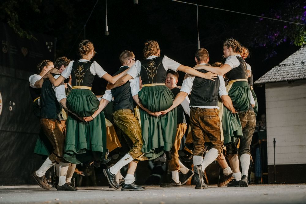 [FOTO GALERIJA] Folklorni program zemlje partnera Republike Austrije