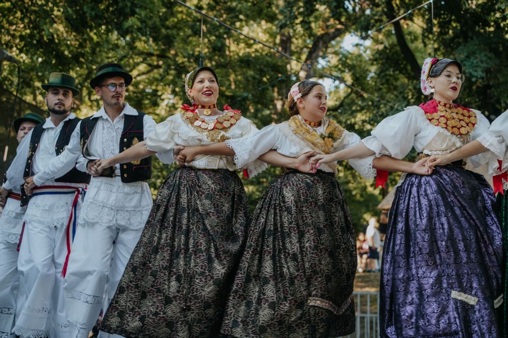 [FOTO GALERIJA] Smotra folklora Slavonije, Baranje i Zapadnog Srijema